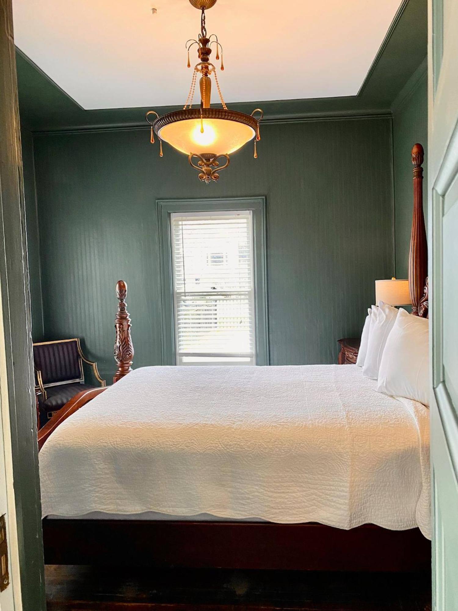The Ginkgo Tree Bed and Breakfast Mount Pleasant Exteriör bild