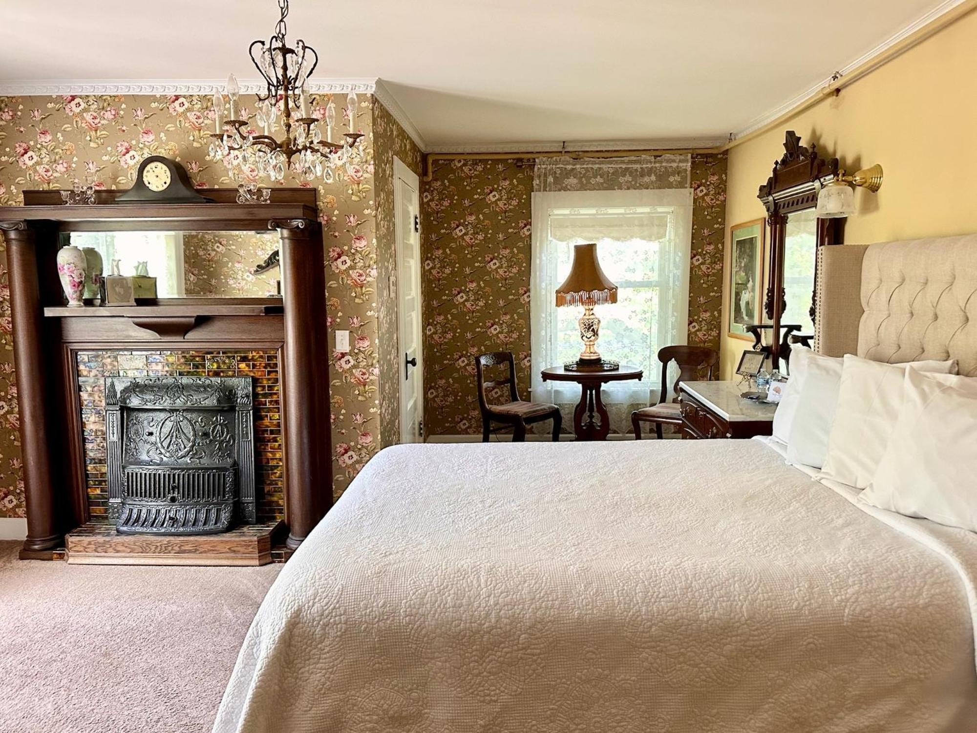 The Ginkgo Tree Bed and Breakfast Mount Pleasant Exteriör bild